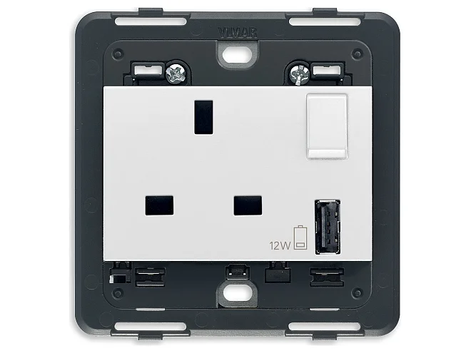 VIMAR Vimar 20223.A.B Presa 2P+T 13A BS + int. + USB A bianco