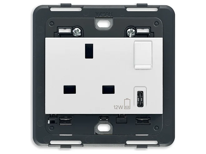VIMAR Vimar 20223.C.B Presa 2P+T 13A BS + int. + USB C bianco