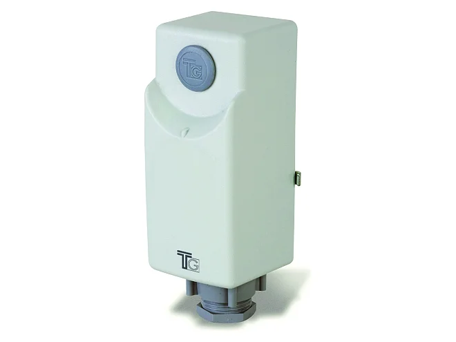Fantini Cosmi Fantini Cosmi 7A2-60306-00A TERMOSTATO REGOLAZIONE INTERNA CONTATTO 0÷60°C IN CUSTODIA